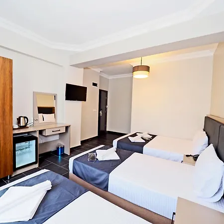 Diamond Old Town Hotell 3*