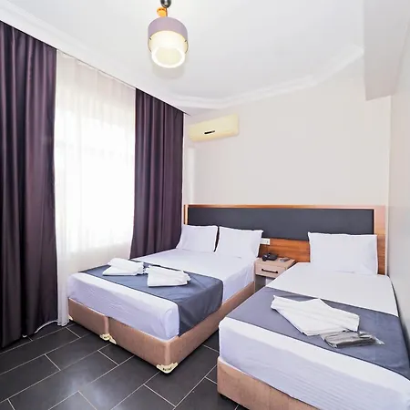 Diamond Old Town Hotell 3*