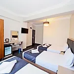 Diamond Hotel 3*
